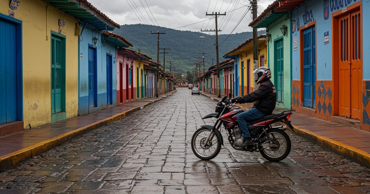 Seguro de moto en Colombia 2026: SOAT, todo riesgo y cómo pagar menos